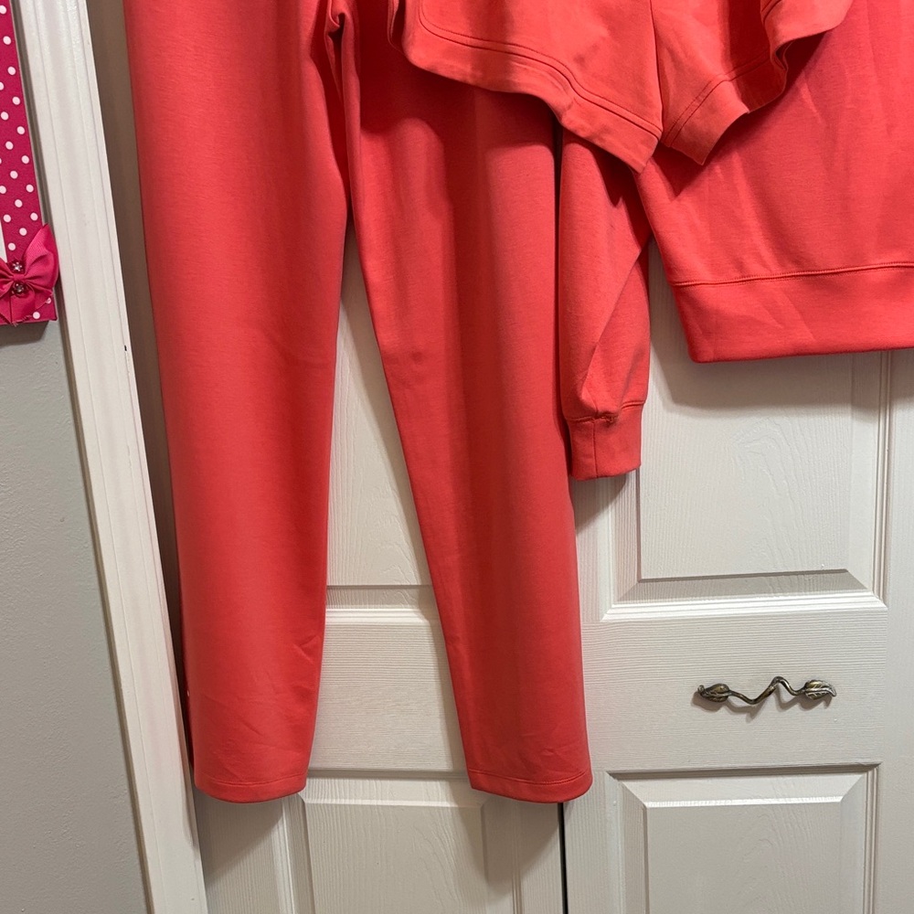 Double Zero Coral Track Pants, Shorts & Sweatshirt Set LIKE NEW WORN ONCE - Picture 14 of 14